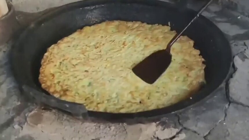小康中国 千城早餐丨炊烟里的乡愁——小鏊馍+疙糁汤