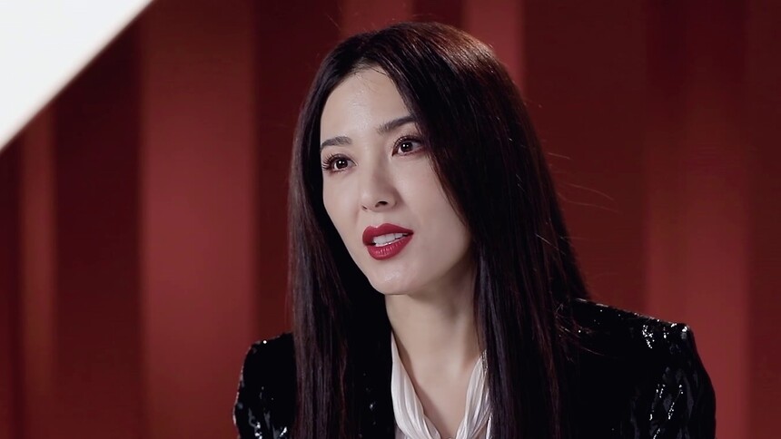 曾黎下车镜头刷新对美的认知，用脸鲨人太可了