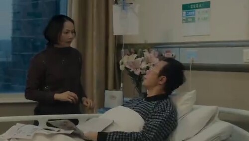 伟明不顾家人反对执意要出院