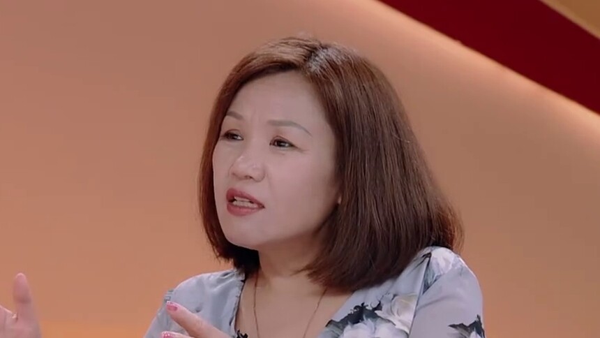 于小彤妈妈和大张伟辩论该不该晚婚：老是要别人照顾别人会烦的