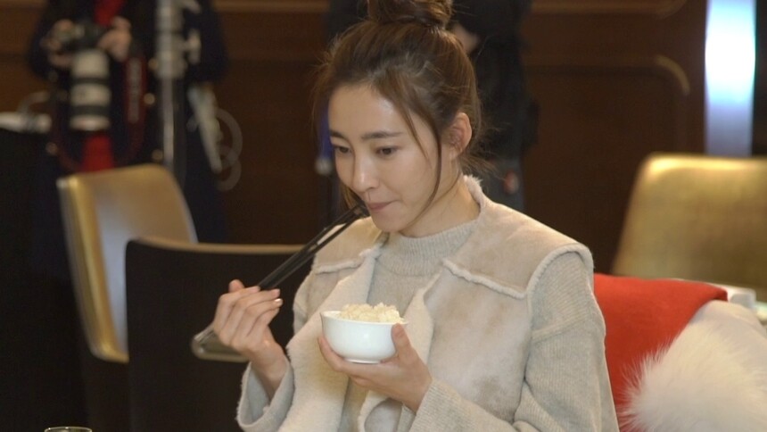 《海洋之城》独家花絮：王丽坤变身超萌恰饭机器