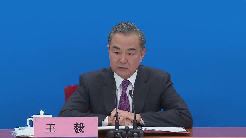 全球连线丨王毅：将推出协助海外同胞接种疫苗的“春苗行动”