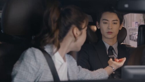 聂星辰送糖又挡酒获严总青睐