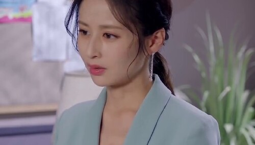 《陪你一起长大》第42集看点：林芸芸质问顾家伟是否关心过她？