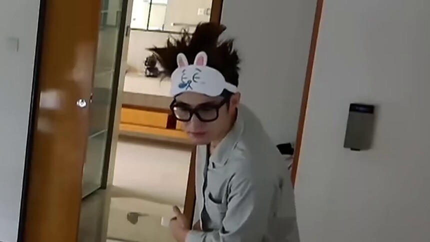 《我家那小子2》嘉宾档案：陈学冬 刚起床的他竟然......
