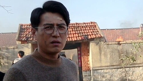 《温暖的味道》独家花絮：靳东扛人不算事儿 和导演认真对救火戏
