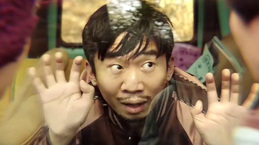 杨迪被困车里狂吃两天狗粮