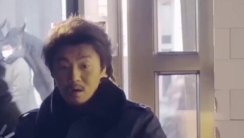 《猎狼者》独家花絮：笑出了声！秦昊对筷子有多执着