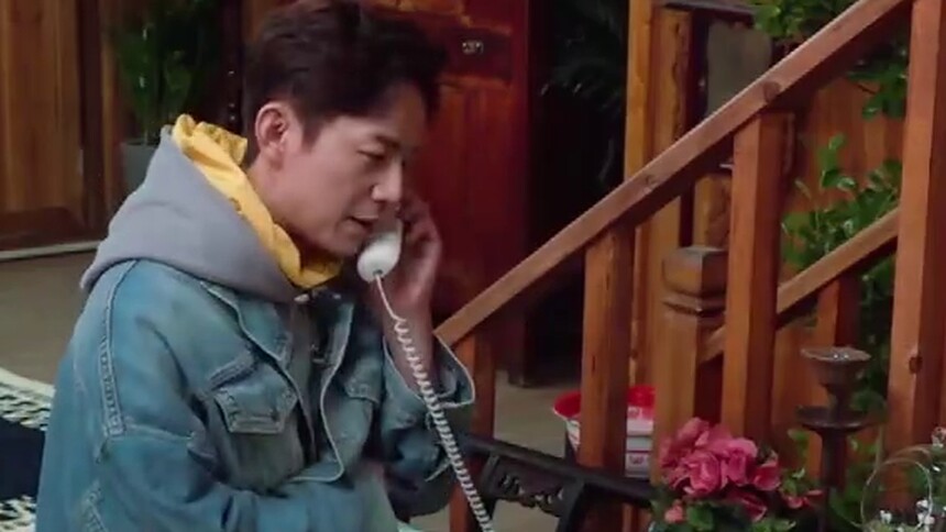 《向往的生活3》独家彩蛋：何炅和周笔畅友谊多“铁”？周笔畅打电话点菜秒识破
