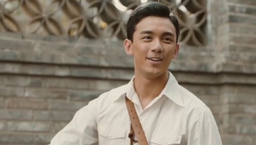 小方为信仰奋不顾身！母亲原地等待儿子归来