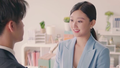 苏伊辞职开画廊，李嘉尚潇洒氪金