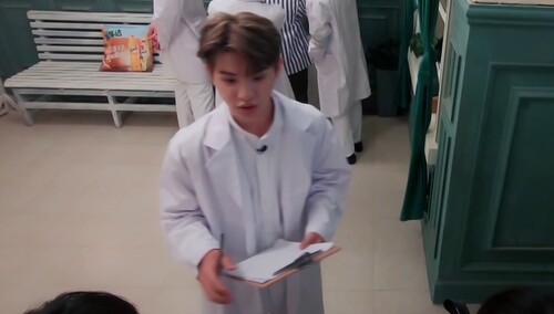 黄明昊高能解密视力表 大张伟夸赞：你这个思路很酷