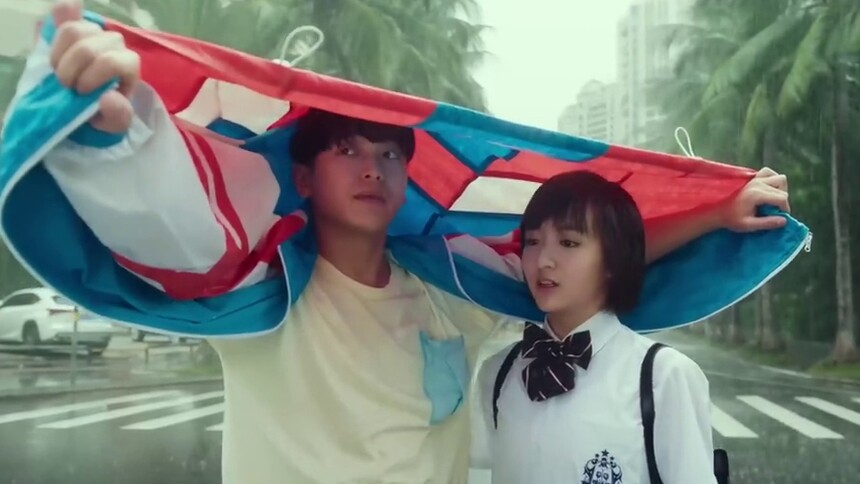 甜蜜告白！老狗小黄雨中浪漫起舞