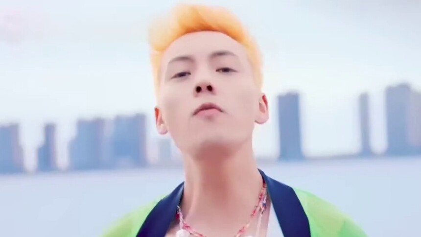 陈伟霆《Dear Future Lover》MV