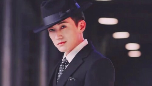 李秀夫原来你是这样的！刘学义高颜值瞬间