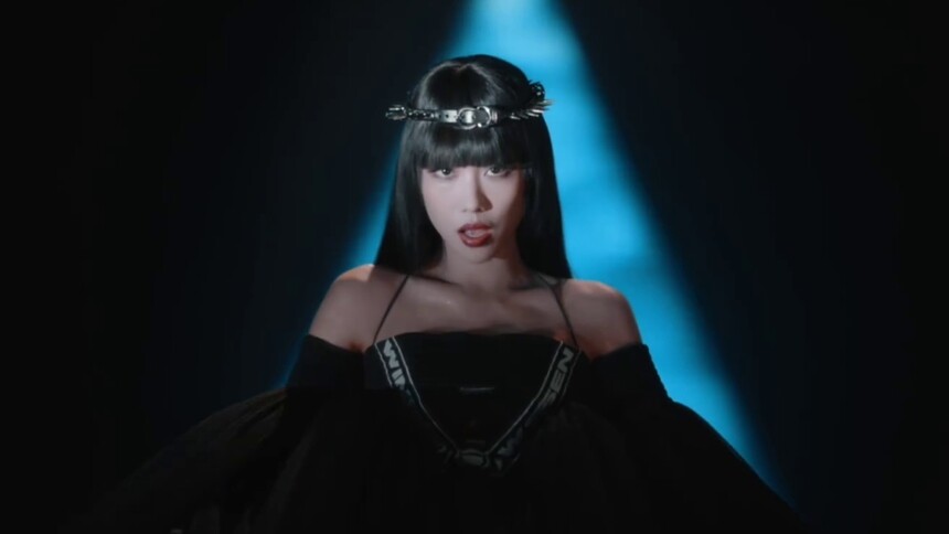 王霏霏《Stalker窥探者》MV