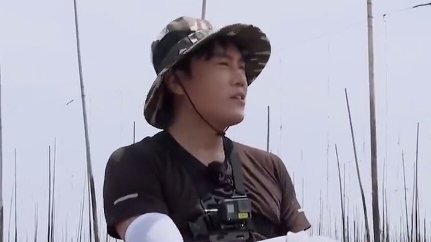 秦昊赶海抓鱼抓了个寂寞，果然靠体力不是昊哥擅长的part