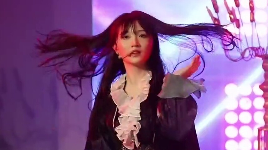 费沁源《Liar》横版直拍