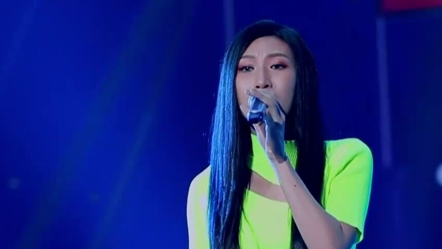 纯享：吕婕菲《阴天》慵懒声调太赞了  差点以为莫文蔚本尊来了
