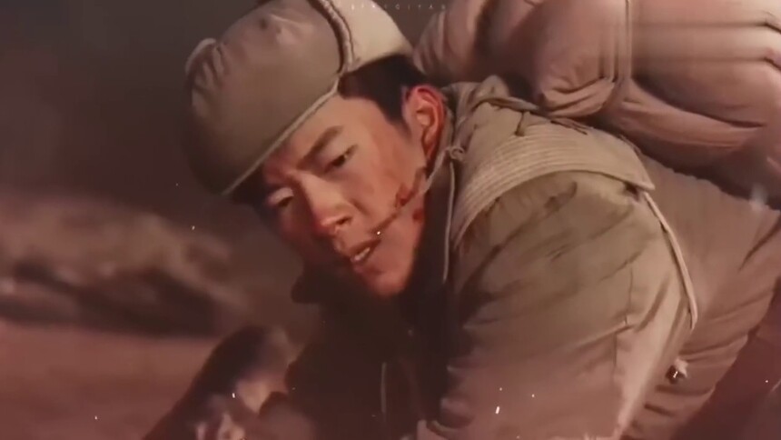 易烊千玺吴京对抗外国大兵，可以说是年度最燃片段，嘟嘴弟弟可爱晕了！