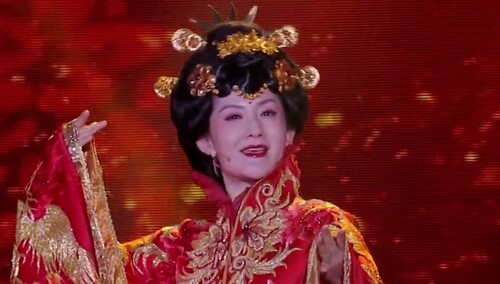 谢娜神还原《新贵妃醉酒》 惊现原唱李玉刚本人