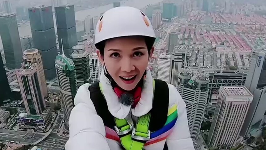 蔡少芬感谢张晋给她一个完整的家！谈起老婆的过去，张晋泪流不止