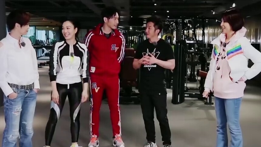 邹市明见蔡少芬秒变“小粉丝”，拳王的气场哪去了？