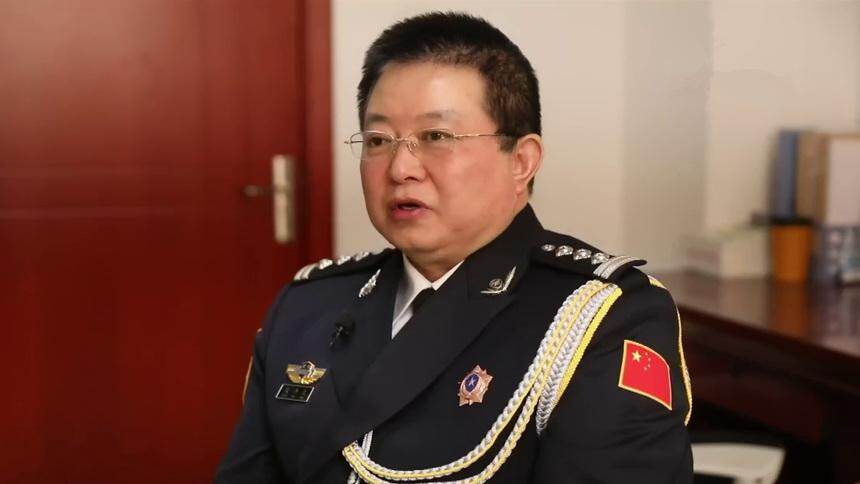 交通警察关小龙：平凡岗位 不平凡坚守