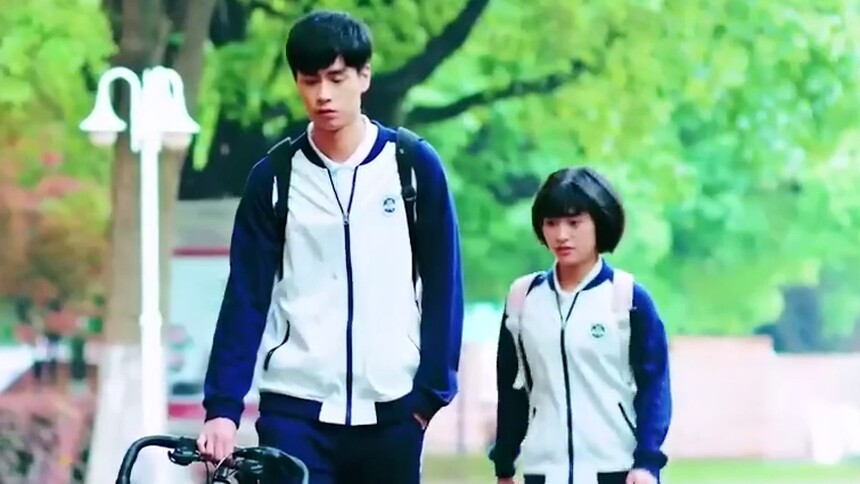 《致我们单纯的小美好》胡一天沈月x江辰陈小希的高甜剪辑，这是一碗不甜不要钱的狗粮~