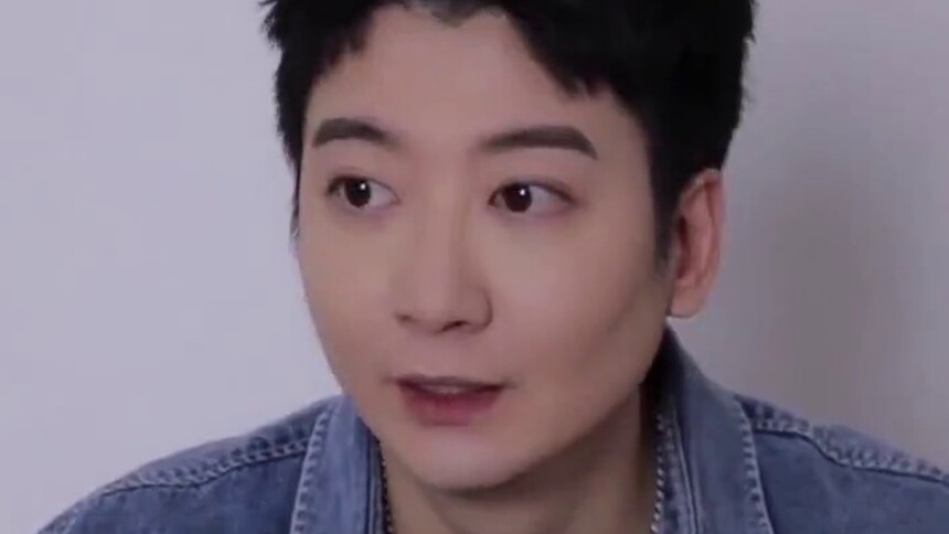 吃的菜不能丢在碟子里，是他最后的倔强