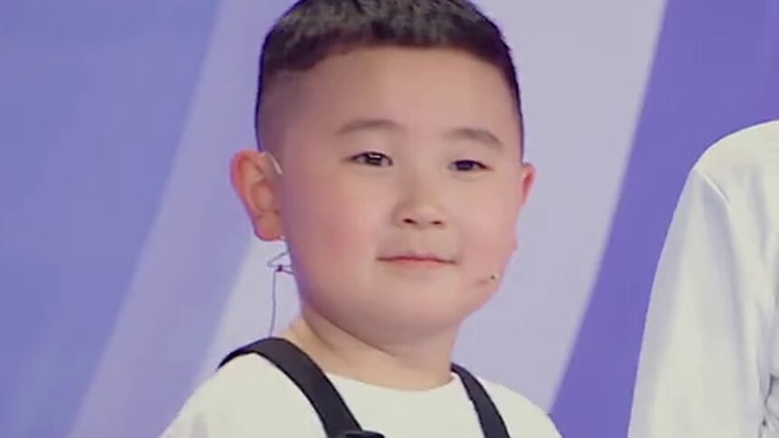 开朗家族亮相挑战 小宝贝开开太可爱了！