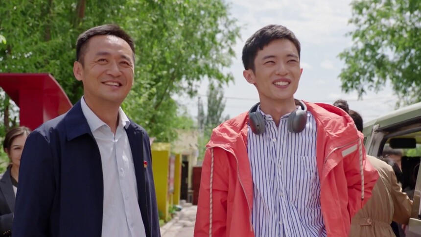 巧妙再利用！学校欢迎张雷横幅的名字是贴上去的