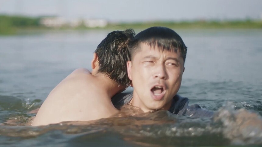 程光辉救落水孩子！被民众称赞