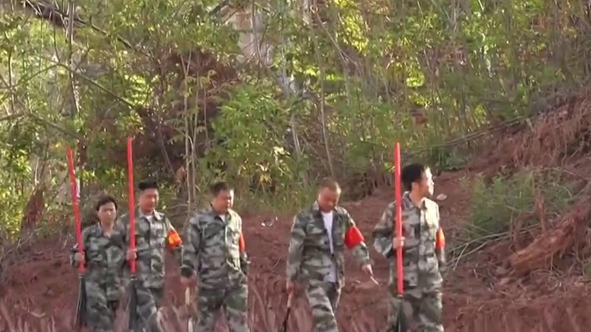 封山禁火压实责任 封山禁火令与甘霖“齐落地” 拧紧秋冬森林防火“安全阀”