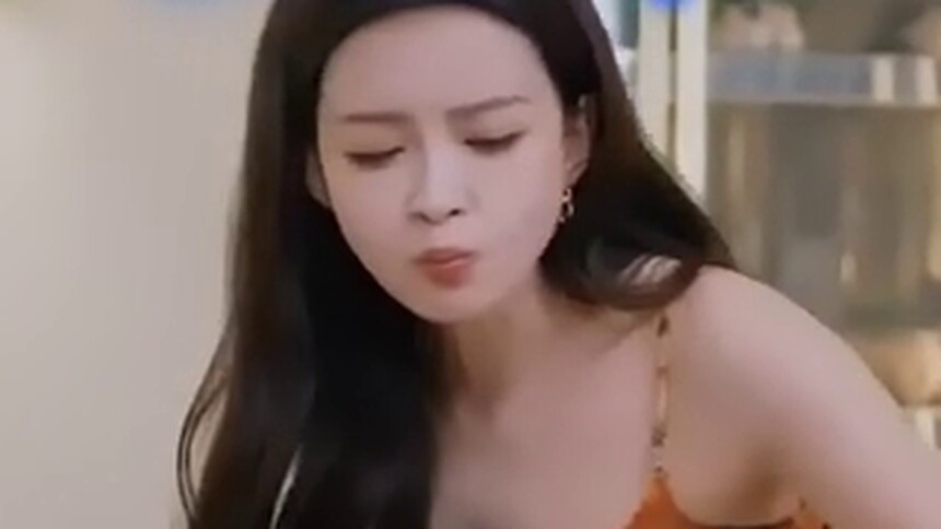 孙怡不放过任何一块牛肝菌？妥妥的小吃货！