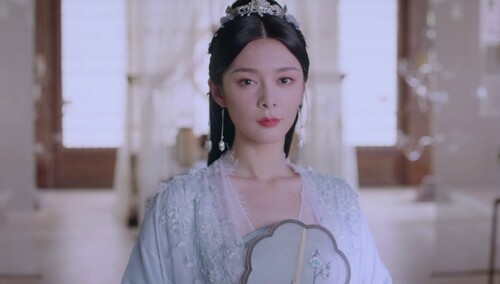 沈鱼替周悦梳妆打扮，以女儿身见高墨