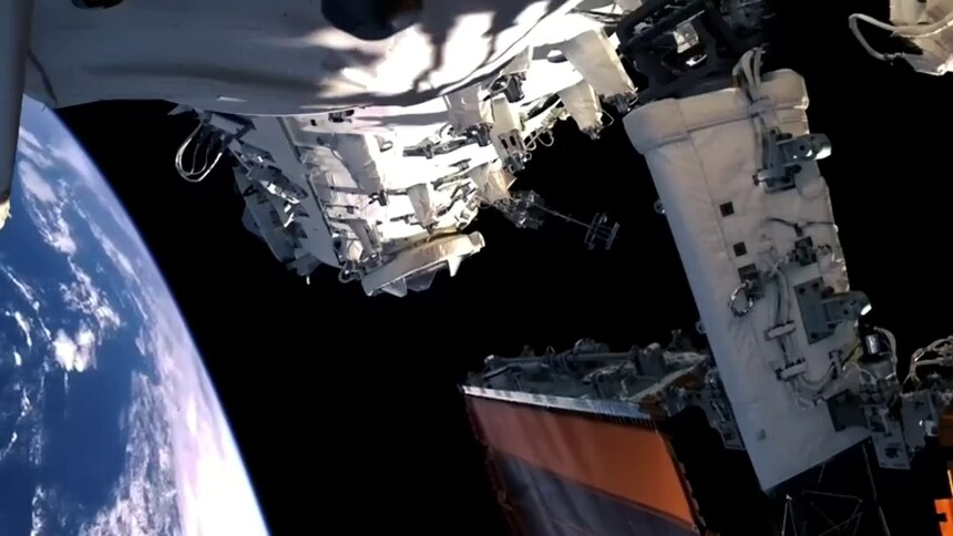 河山大好，江山多娇！中国空间站组合体划过祖国大陆