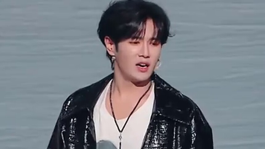 娄艺潇李汶翰上演即兴喜剧 反应力超人