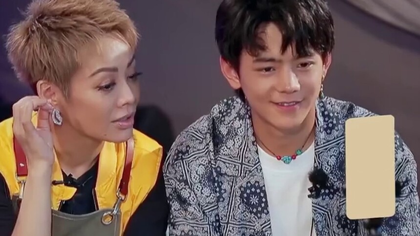 宁静丁真直播连线 宁静实力演绎《祝酒歌》