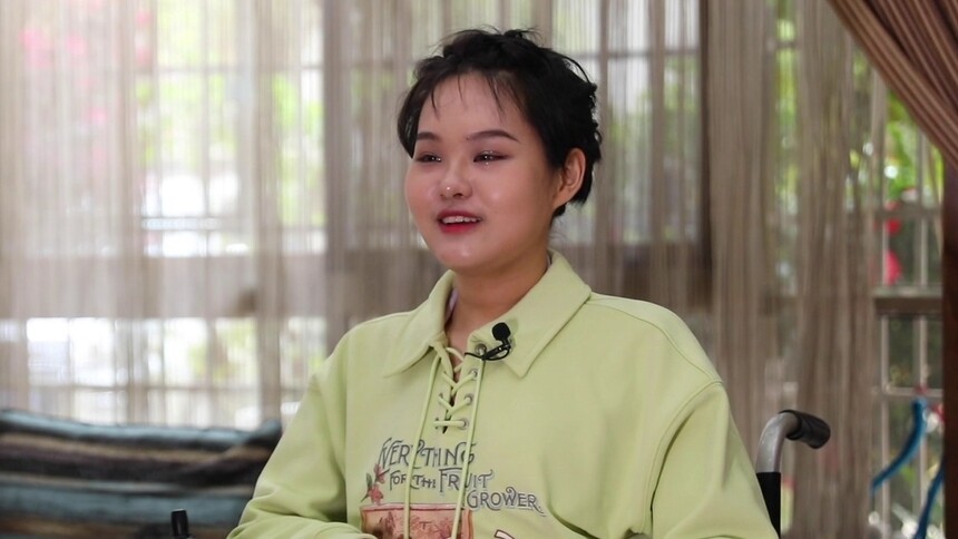 新闻当事人20220327期：妙手仁医·轮椅女孩的脊梁新生