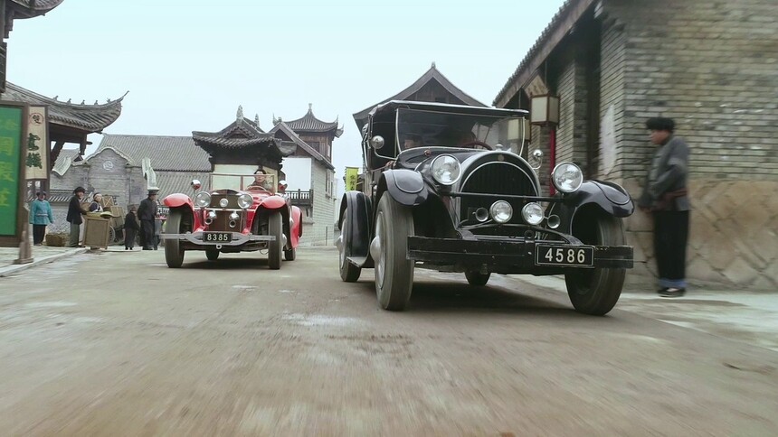 《一代洪商》第8集看点：刘云湘与罗立飙车