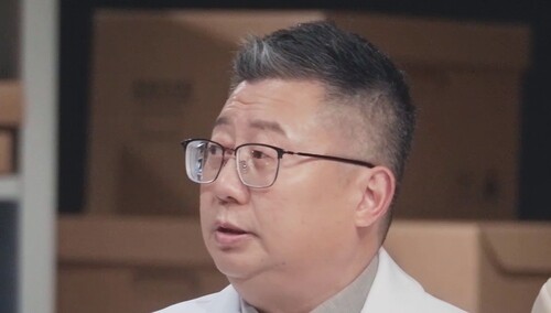 刘良科普死亡鉴定四项原则 周雨彤“活蹦乱跳”式打招呼