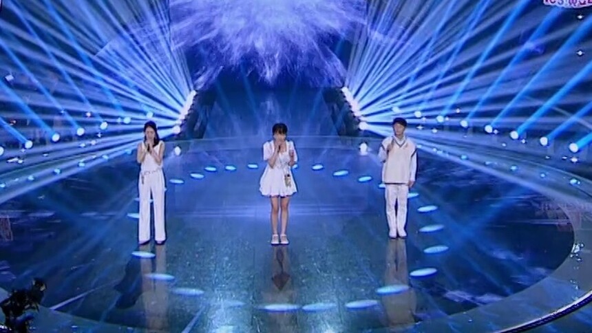 纯享版：龚爽郭曲戴欣梦露演唱《很久》 电影感扑面而来