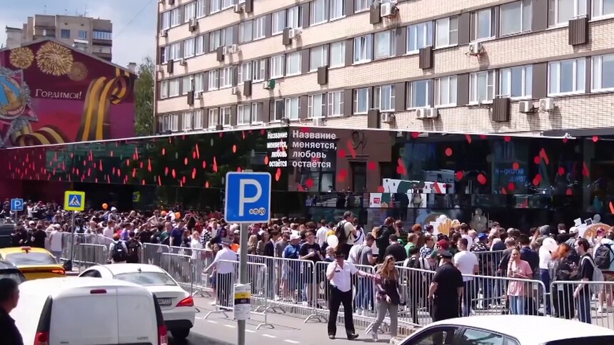 全球连线｜“只有美味” 俄罗斯原麦当劳门店更名重张