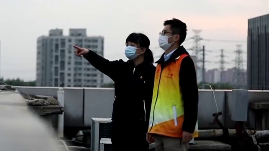 新华全媒+丨支部书记张颖的抗疫镜头