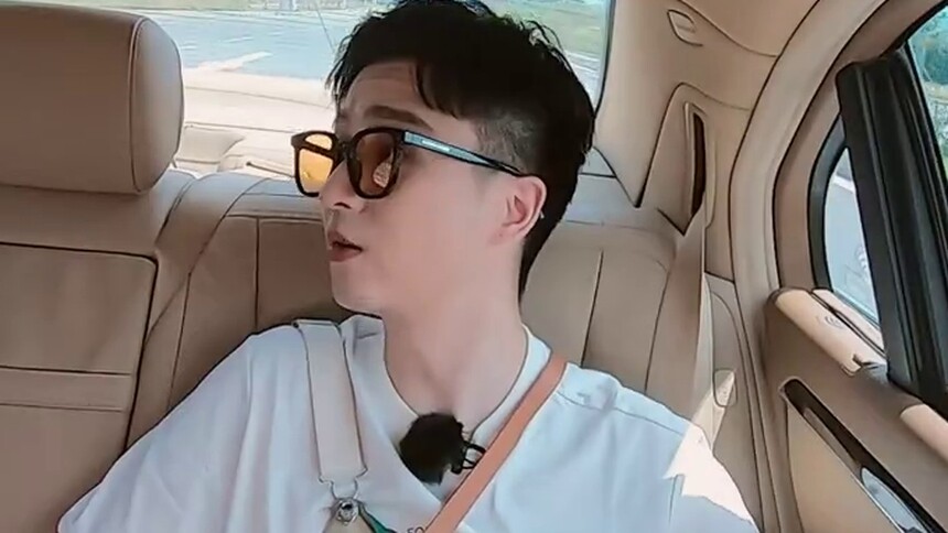 合文俊曝“悲惨”旅行体验  宋木子安排网吧包夜