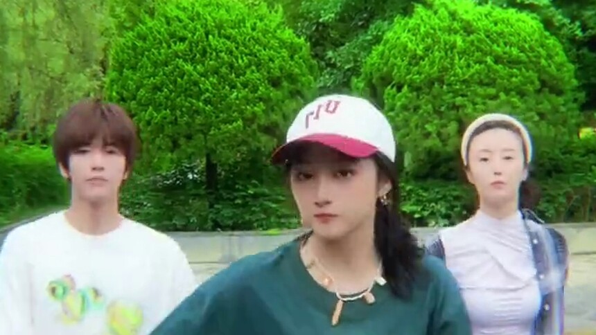 关晓彤、高源 、李宗霖三人鱼眼镜头摇摆舞不要太好笑哦~