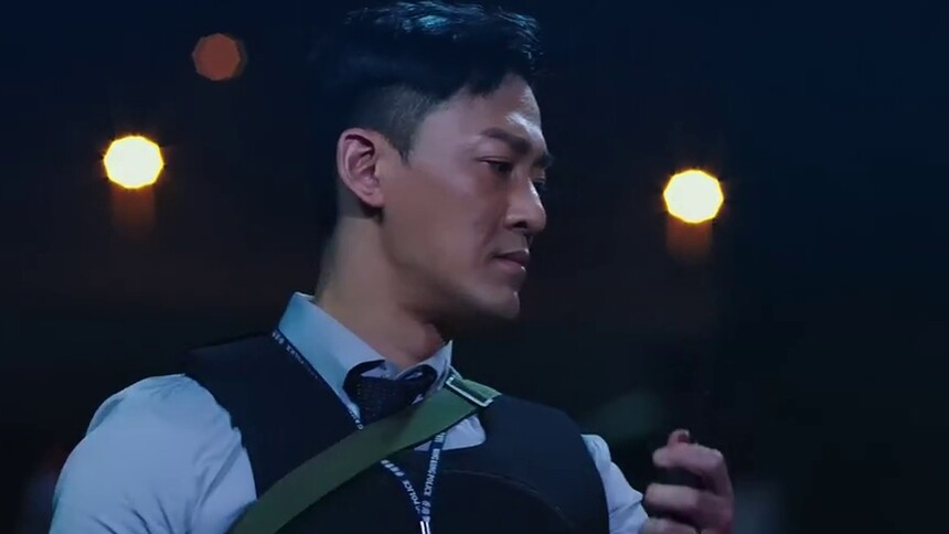 方礼信突然袭击同事制造混乱