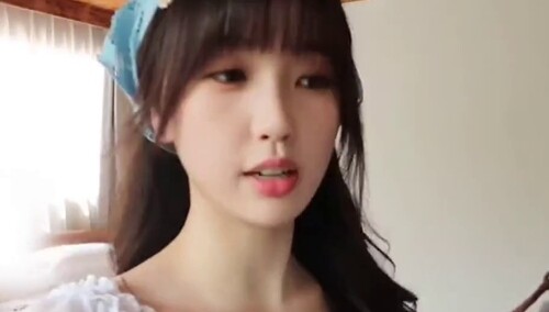 虞书欣民宿风造型Vlog，美妆博主虞美人的度假穿搭指南！