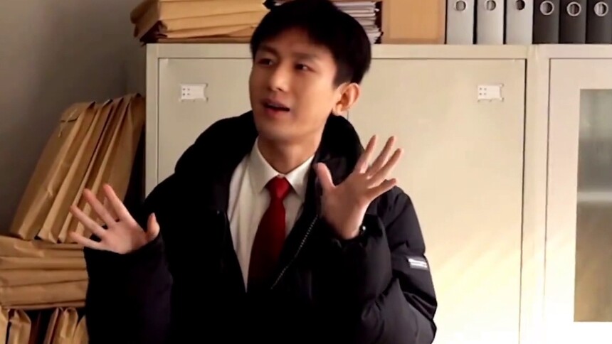 《底线》花絮，靳东成毅师徒现场拍摄，成毅真皮到没边了